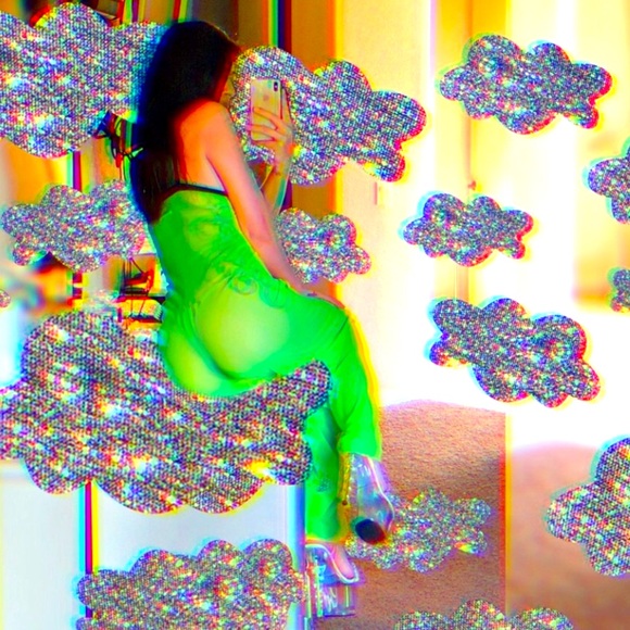 Lucite Transparent Platform Heels With Clear Lucite Chain Detailing Embelishment - Picture 5 of 8